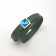 bracelet double cuir vert, Strass Swarovski carré bleu vif ( Pascale Hugentobler Créations 2018 )